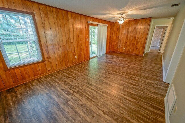 Building Photo - 3/2 Home in Killearn Estates
