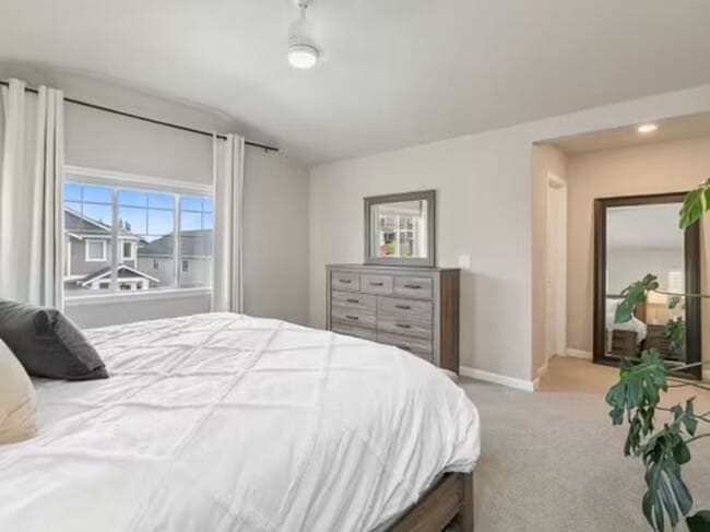 Building Photo - 4bd/2.5ba Covington House