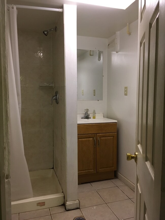 Building Photo - 325 Charles St