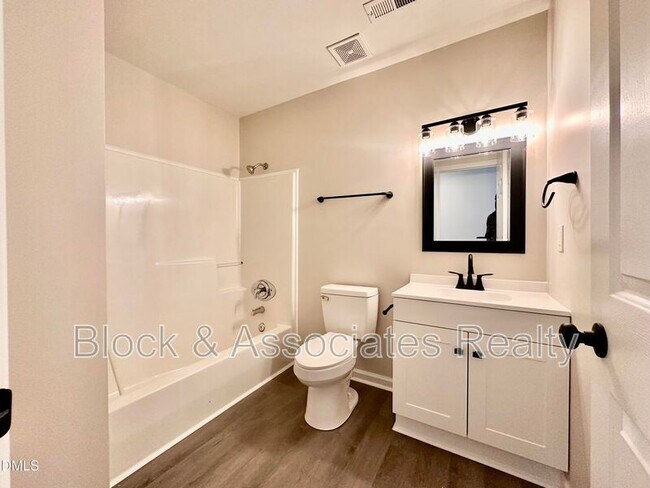 Building Photo - 420 Tippett Rd