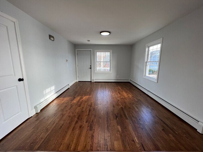 Building Photo - 253 Sheffield Ave