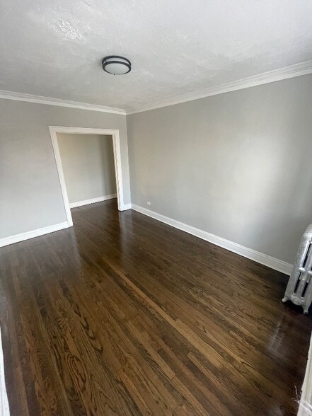 Building Photo - 1236 W 83rd St