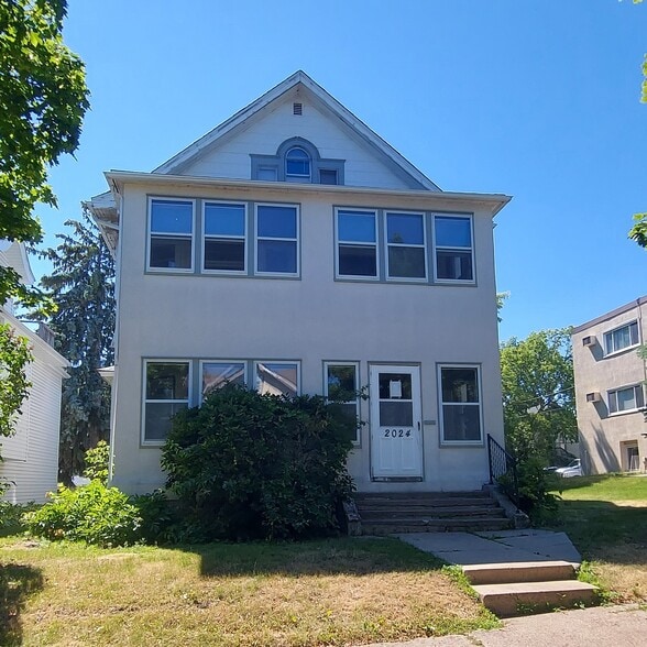 2024 Grand Ave S - Upper - 2024 Grand Ave S