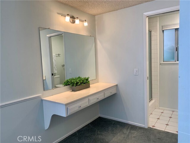 Building Photo - 23211 Meadowbrook Cir