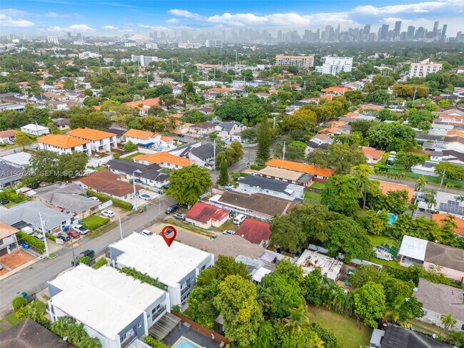 Building Photo - 3048 SW 18th St