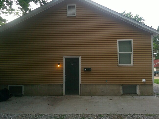 Building Photo - 211 Hickman Ave