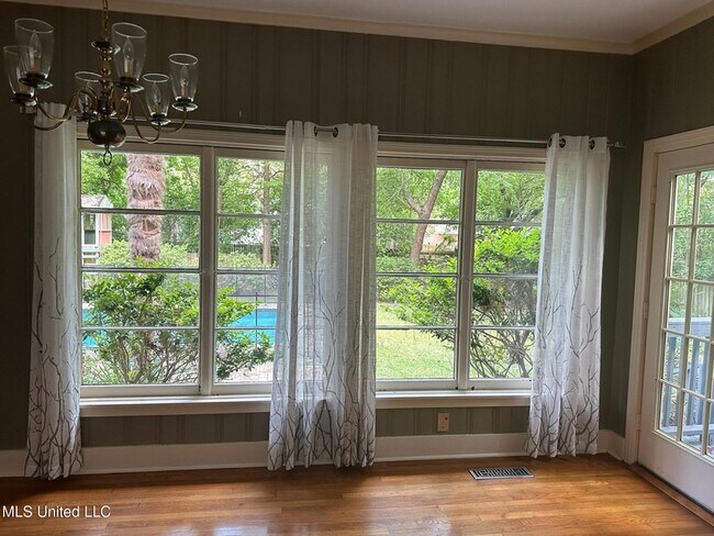 Building Photo - 3564 Cowan Pl