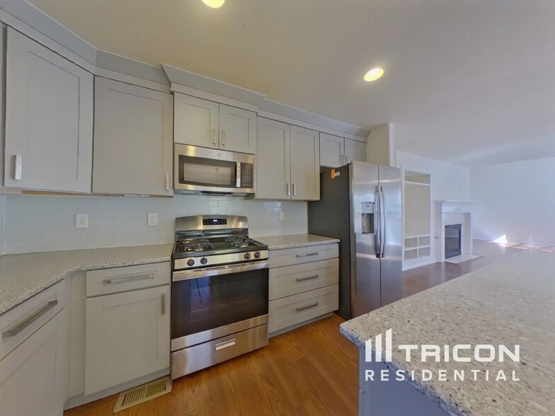 Building Photo - 1129 S Duquesne Cir