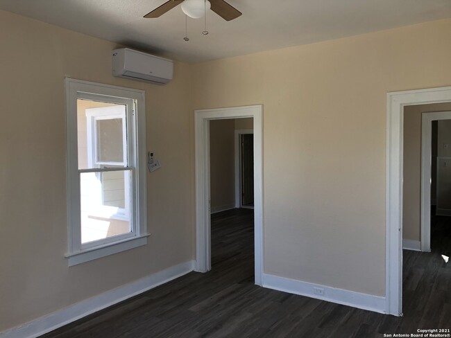 Building Photo - 411 Canton-