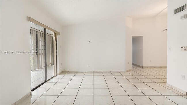 Building Photo - 20680 NE 4th Ct
