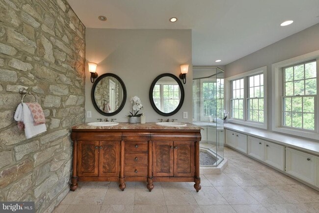 Building Photo - 966 Paige Ct