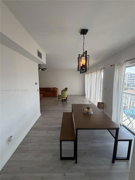 Building Photo - 9700 E Bay Harbor Dr