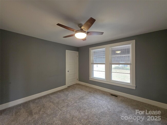 Building Photo - 222 W McCubbins St