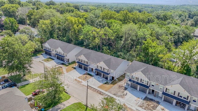 Building Photo - 9043 E 85th Pl