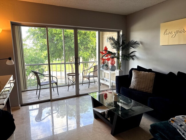 Building Photo - 505 Spencer Dr