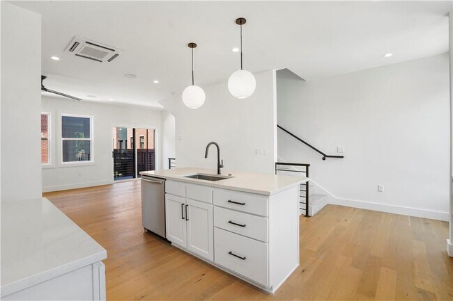 Building Photo - 333 Sweetspire Ct