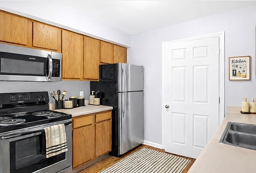 Building Photo - River Club