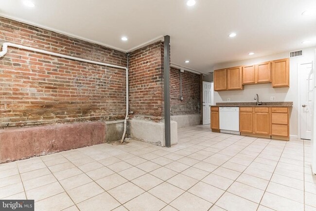Building Photo - 1736 U St NW