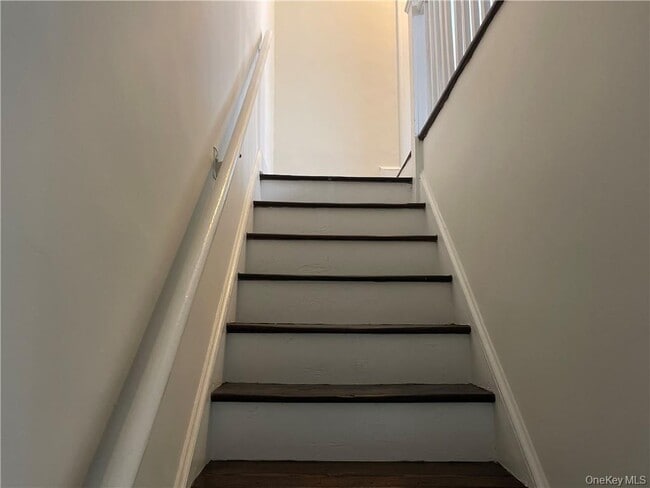 Building Photo - 227-229-229 S Ridge St