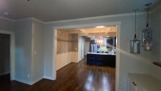 Building Photo - Craftsman-Style Home in Historic Fairmount!