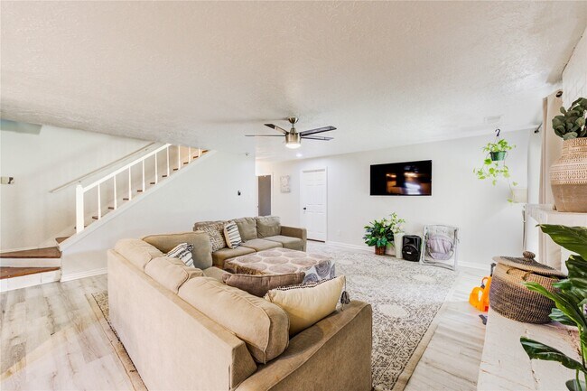 Building Photo - 6622 Rockergate Dr