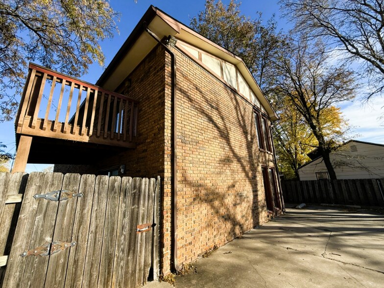 Building Photo - 1736 S Meridian Ave