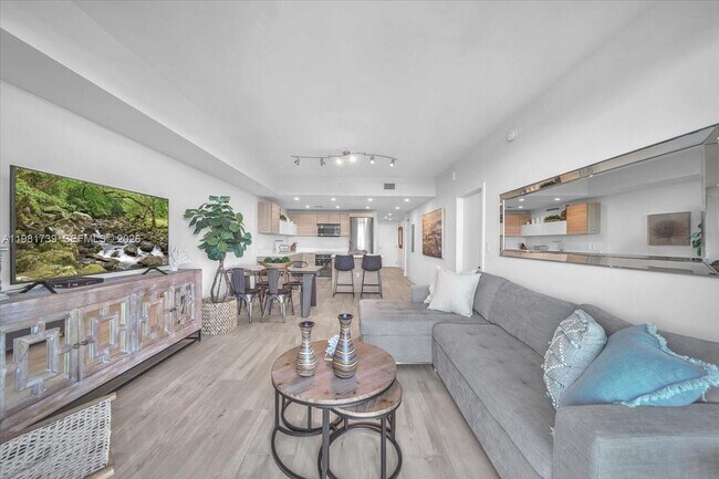 Building Photo - 16385 Biscayne Blvd