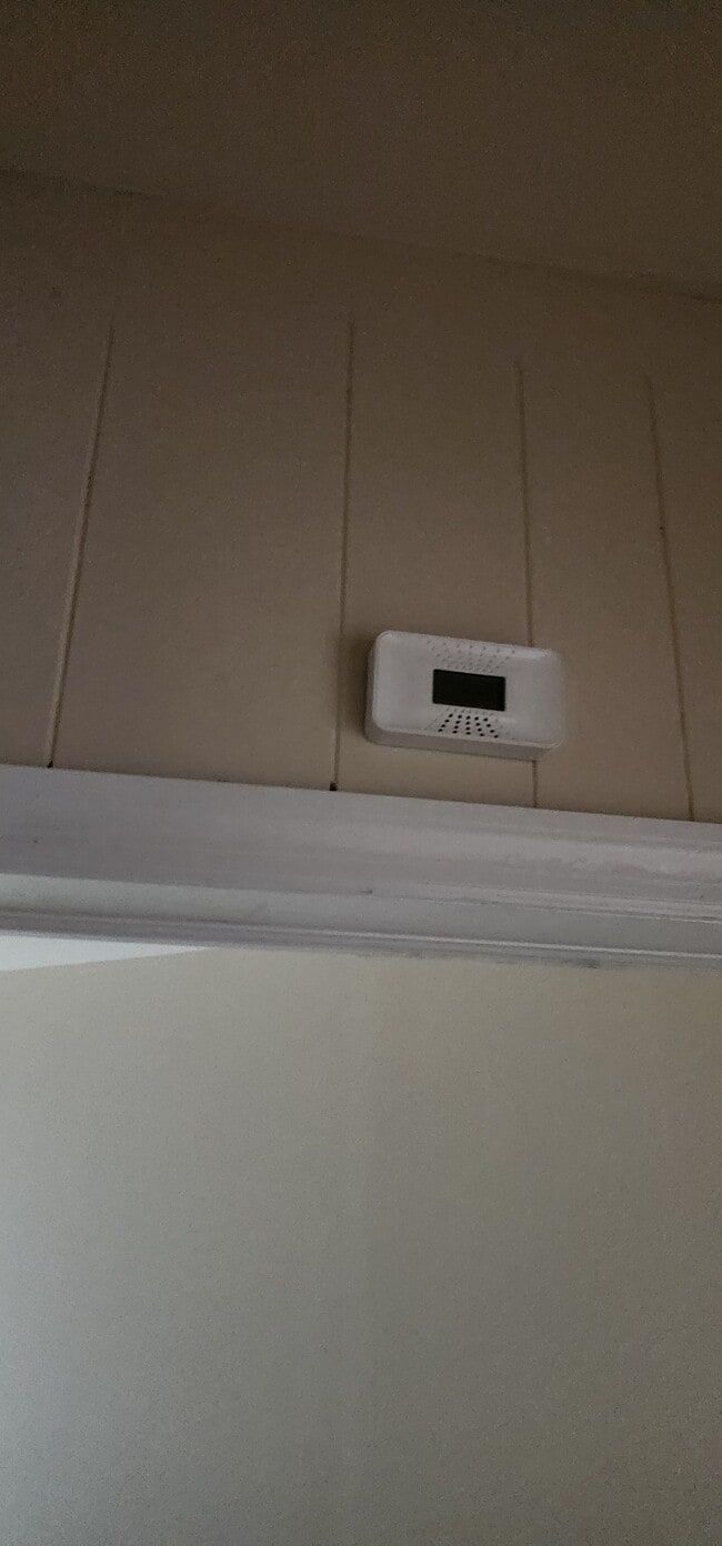 Building Photo - 639 Clinton St