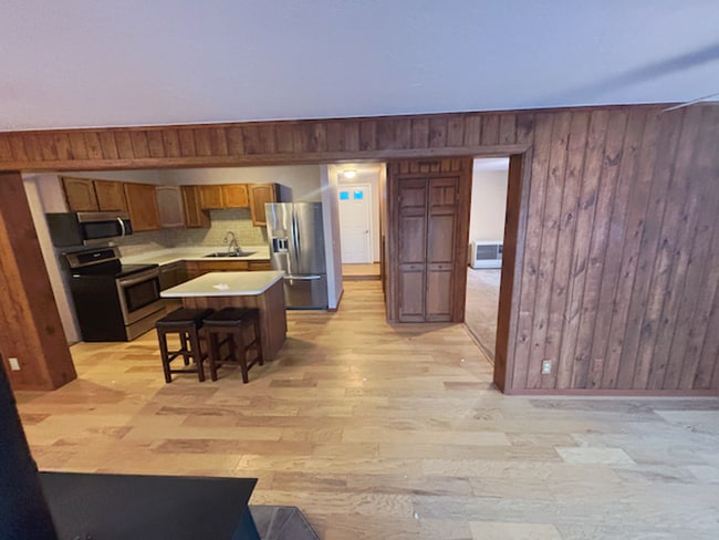 Building Photo - Bright 3-Bedroom Home in Town – Convenient Fairbanks Location