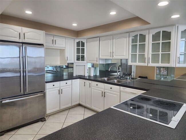 Building Photo - 11930 N Bayshore Dr