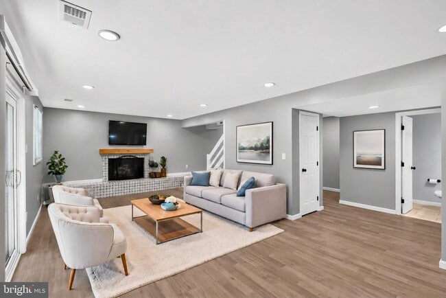 Building Photo - 4752 Carterwood Dr