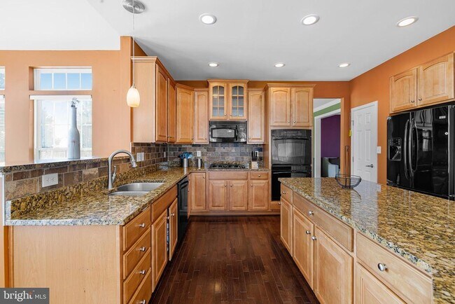 Building Photo - 206 Markham Ct