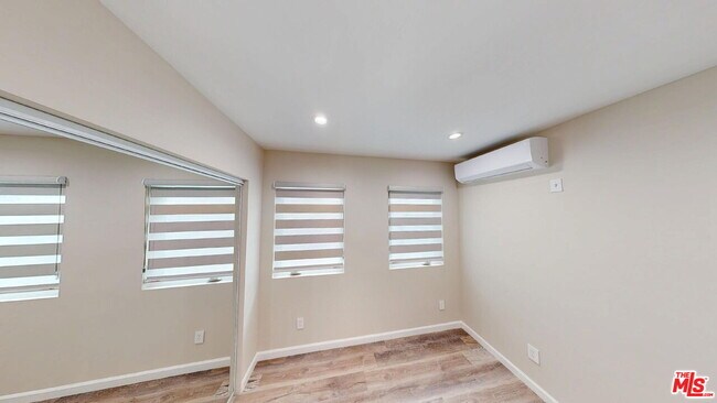Building Photo - 2811 W 46th St