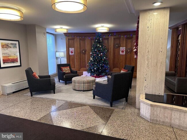 Building Photo - 1111 University Blvd W