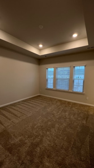 Building Photo - 10009 Hemingway Pl