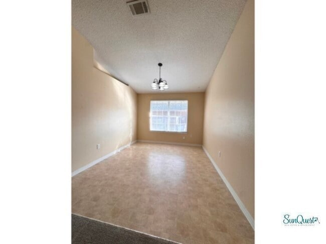 Building Photo - Spacious all brick home in Gulf Breeze.