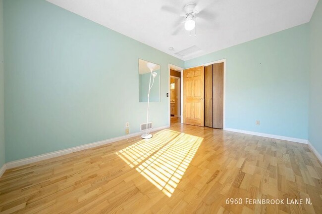 Building Photo - 4br 2ba 2cg  ~ Security Deposit Free Alter...