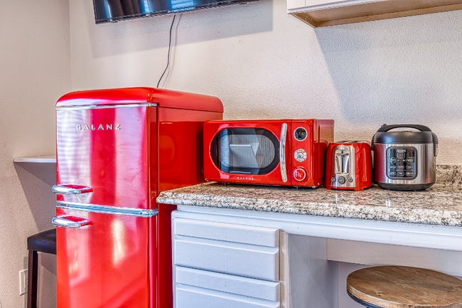 Building Photo - 515 Mountain View Ave