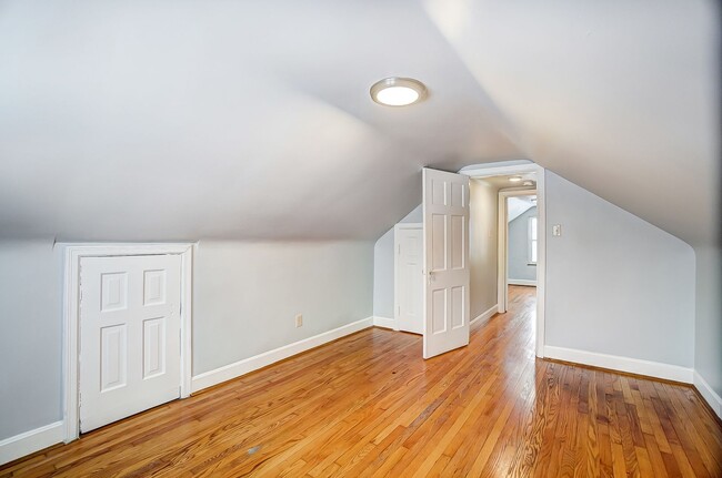Building Photo - Four Bedroom Available!
