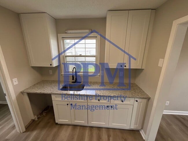 Building Photo - Completely Renovated 3 Bed, 2 Bath Home in...