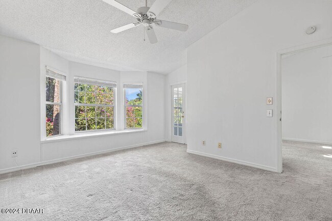 Building Photo - 596 N Nova Rd