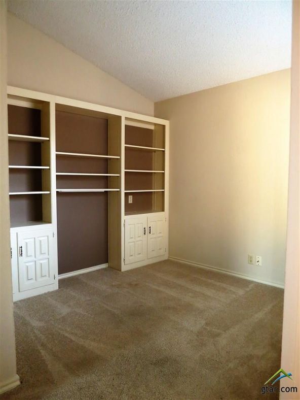 Building Photo - 5809 Hollytree-