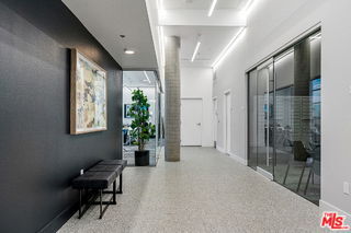 Building Photo - 325 N 1st St