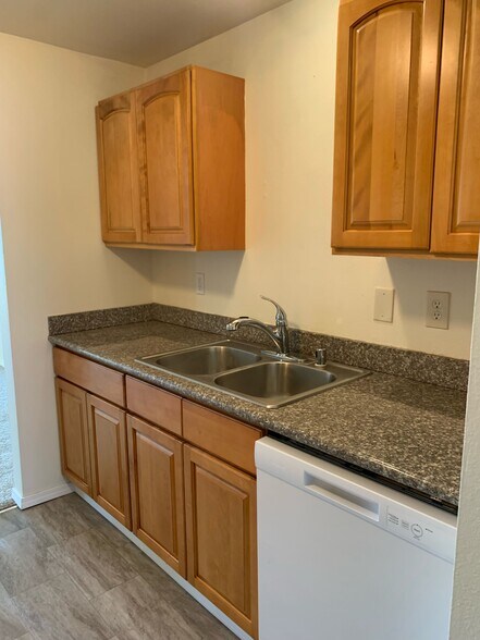 Kitchen 3 - 130 N 21st St