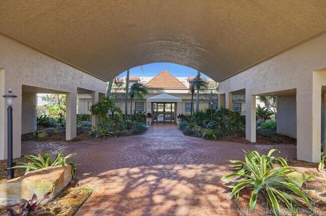 Building Photo - 10401 W Broward Blvd