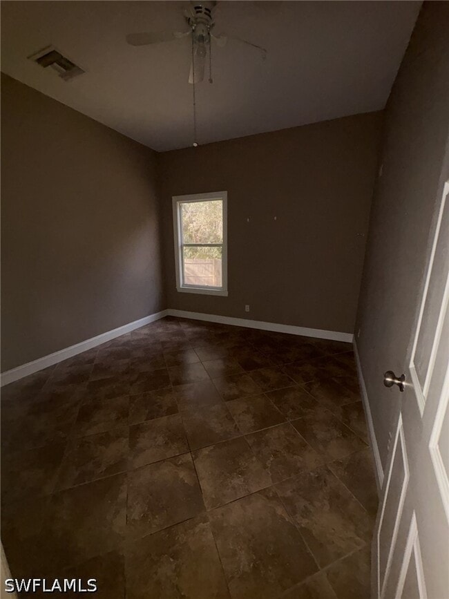 Building Photo - 141 18th Ave NE