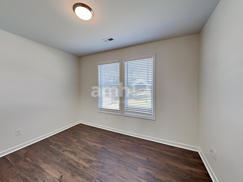 Building Photo - 1009 Fieldmere Pl