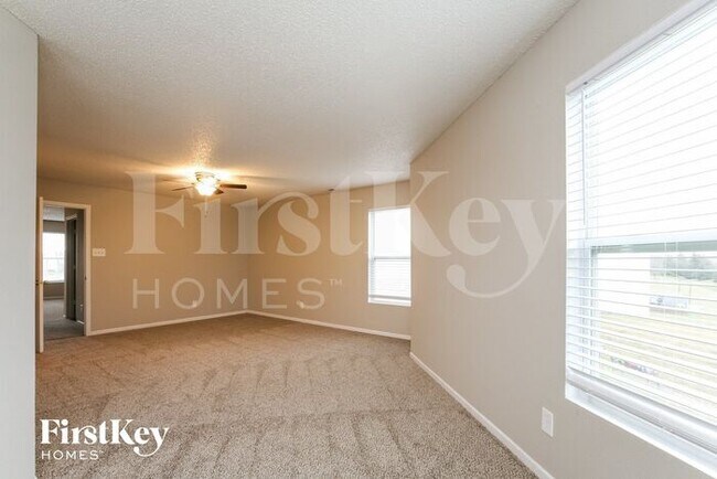 Building Photo - 12649 White Rabbit Dr