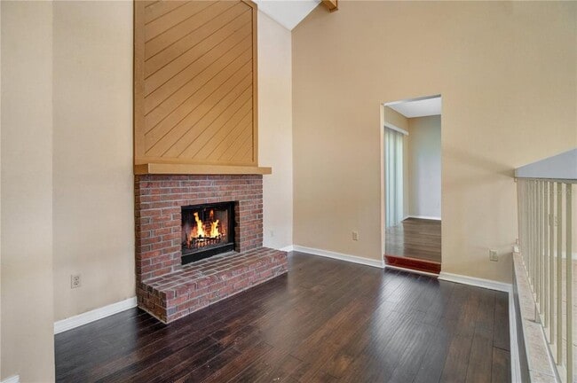 Building Photo - 110 N Deerwood Ave