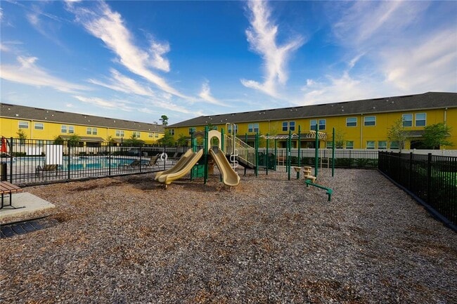 Building Photo - 9330 Tecumseh Dr